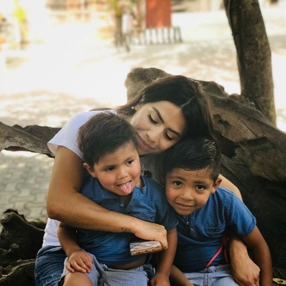 Meet your Posher, Jeanette - Picture 1 of 1